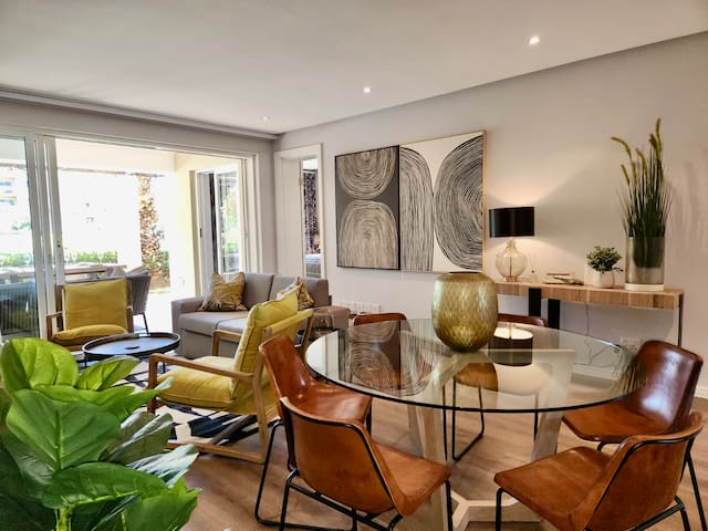 Deluxe 2 Bedroom Ground floor Apartment V&A Marina