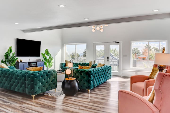 LUX 7BR/4.5BA • Stylish Villa w/Heated Pool&Spa +