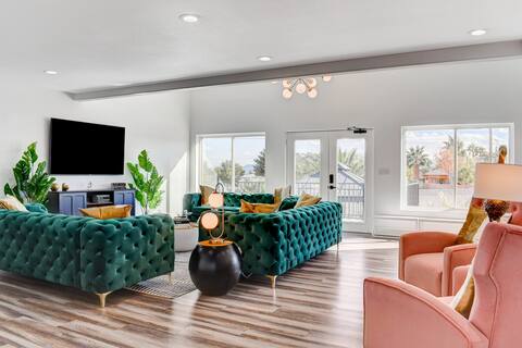 7x4.5 • Ultra Luxury Villa w/heated pool/spa &more