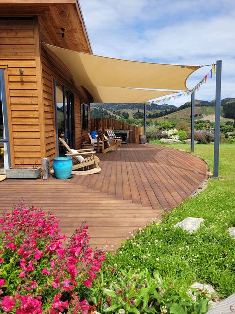 Riverland retreat