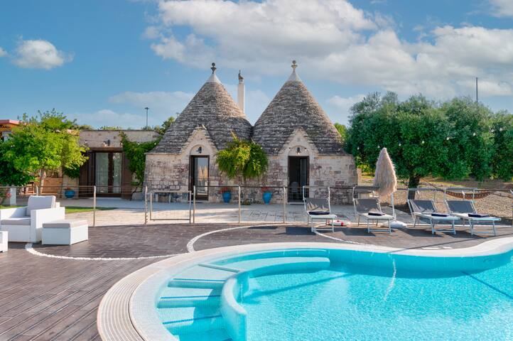 Trulli Ericla Luxury with tennis court and Pool gallery image 4