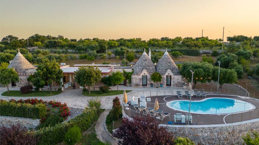 Trulli Ericla Luxury with tennis court and Pool gallery image 2