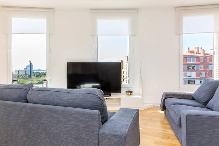 Idyllic apartment in BCN beach gallery image 4