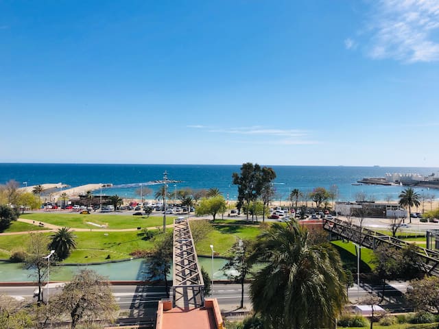 Idyllic apartment in BCN beach gallery image 2