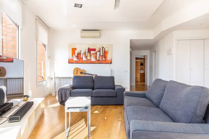 Idyllic apartment in BCN beach gallery image 5