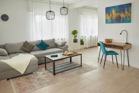 IDEE Living: Design Apartment | Balcony | parking