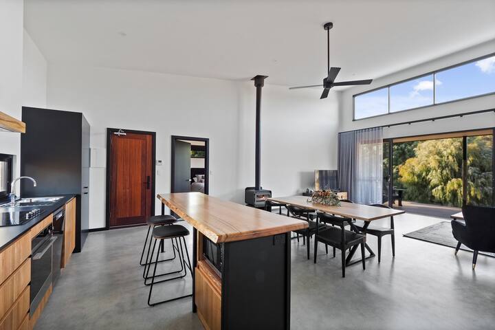 Ruse Estate Marri 2 Bedroom Chalet Margaret River gallery image 2