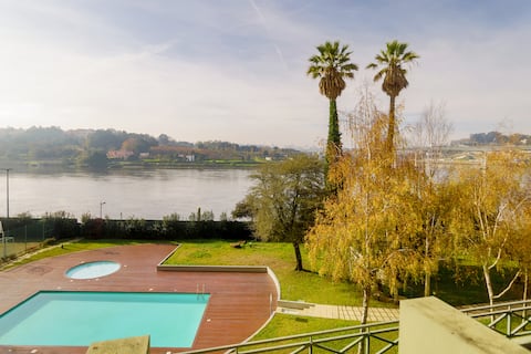 Fantastic apt. overlooking the Douro River