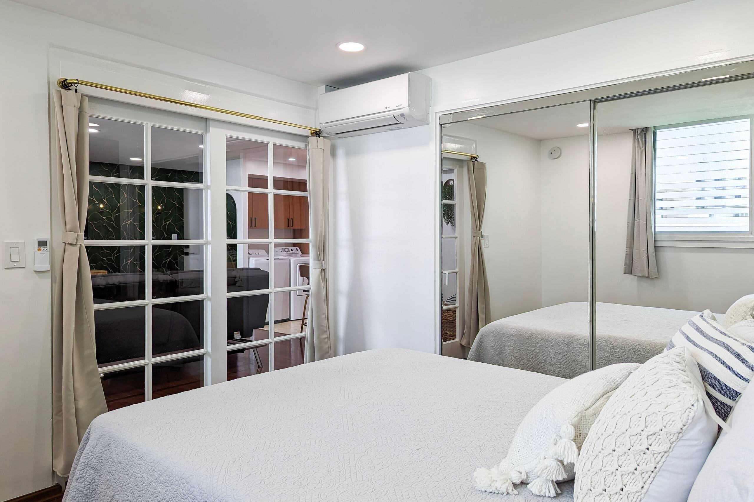 Condo in Honolulu · ★4.93 · 2 bedrooms · 5 beds · 2 private baths - Image 23