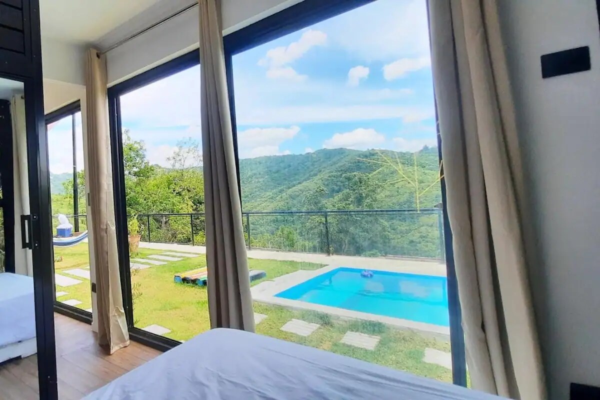 
Специална стая с двойно легло, голям килер, климатик, топло осветление и невероятна външна гледка