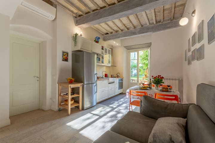 Central Apartment With Private Garden - Florence