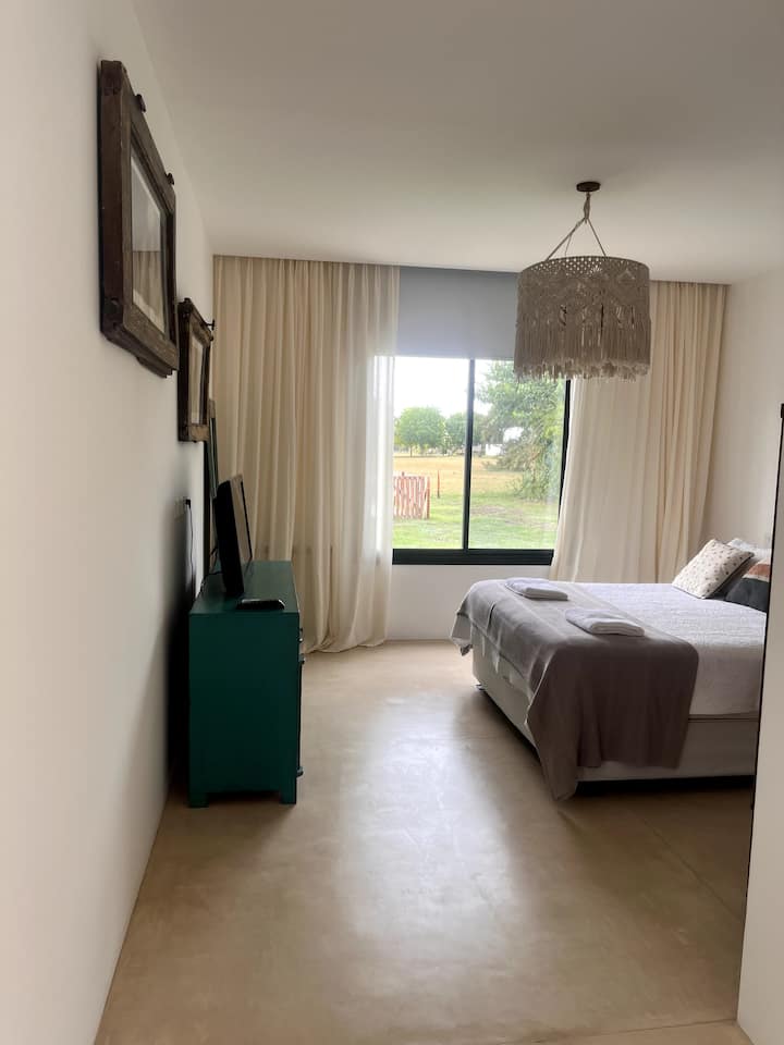 Главна спалня в апартамент