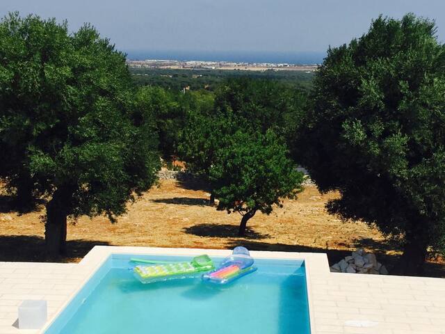 Luxury 4 bed Villa, Pool & Sea View, Carovigno