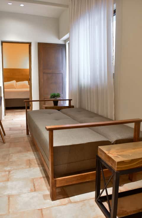 Top Airbnb: Modern-Mexican apartment on 1st floor downtown. in León De Los Aldama