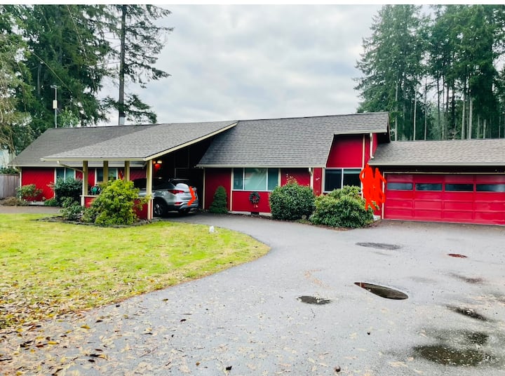 Big Red Houses for Rent in Lacey, Washington, United States Airbnb