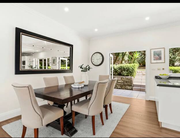 Luxury Vaucluse house, walk to beach, 10min to CBD gallery image 3