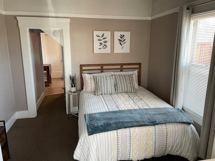 Cute Studio Near Seaworld Apartments for Rent in San Diego