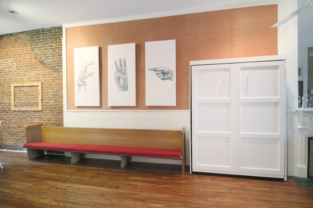 سرير ميرفي مغلق