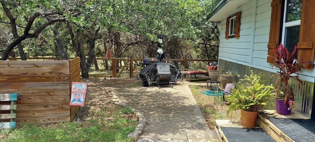 Nutty Brown Manor and Cabin gallery image 4