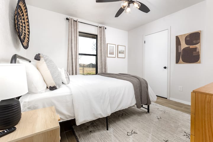 Vizitor me krevat dopio "Queen" 