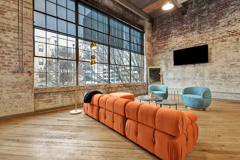 Luxurious Penthouse Loft Downtown City View