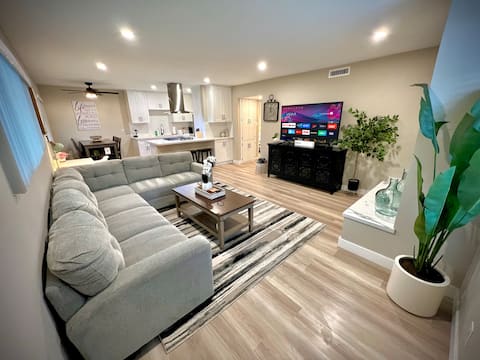 2 Queen Beds, Amazing Kitchen and Central A/C!