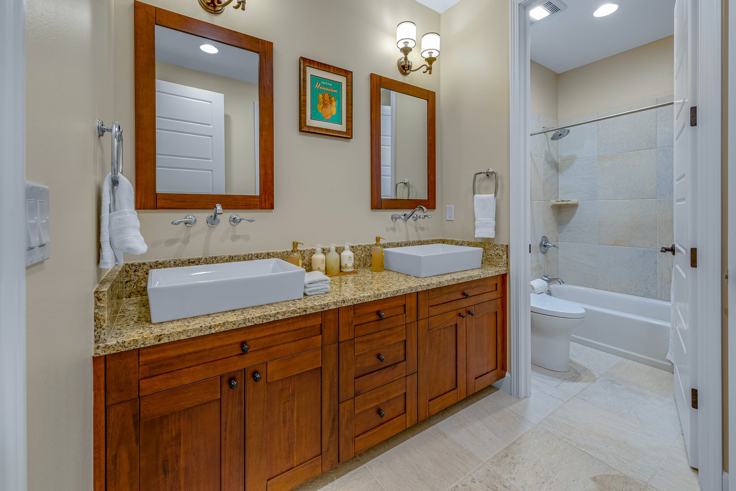 Home in Kailua-Kona · ★5.0 · 3 bedrooms · 3 beds · 2.5 baths - Image 15