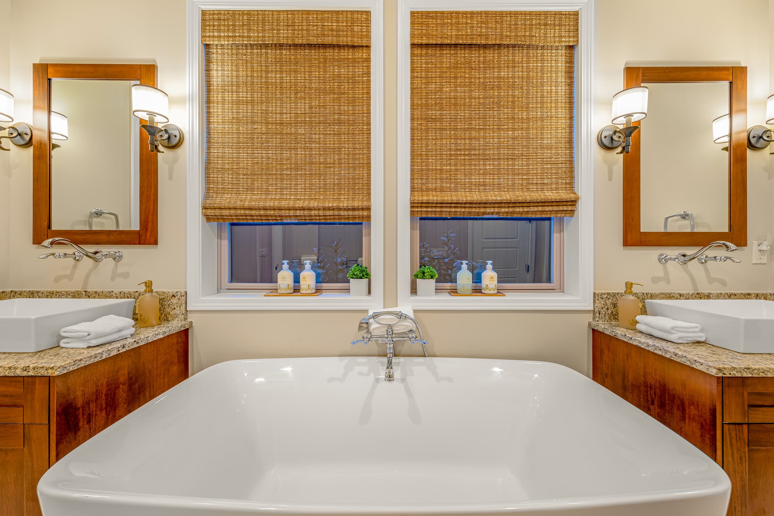 Home in Kailua-Kona · ★5.0 · 3 bedrooms · 3 beds · 2.5 baths - Image 17