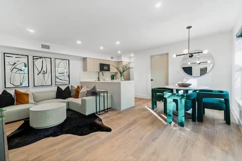 Top Airbnb: Casa Raven: Casa 2 - Curated Modern Home for 4 in West Palm Beach