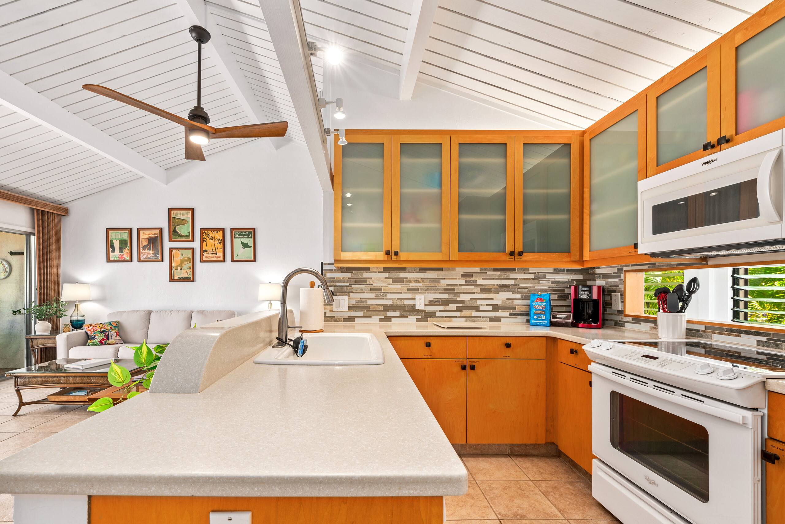 Townhouse in Kailua-Kona · ★4.86 · 1 bedroom · 2 beds · 1 bath - Image 12