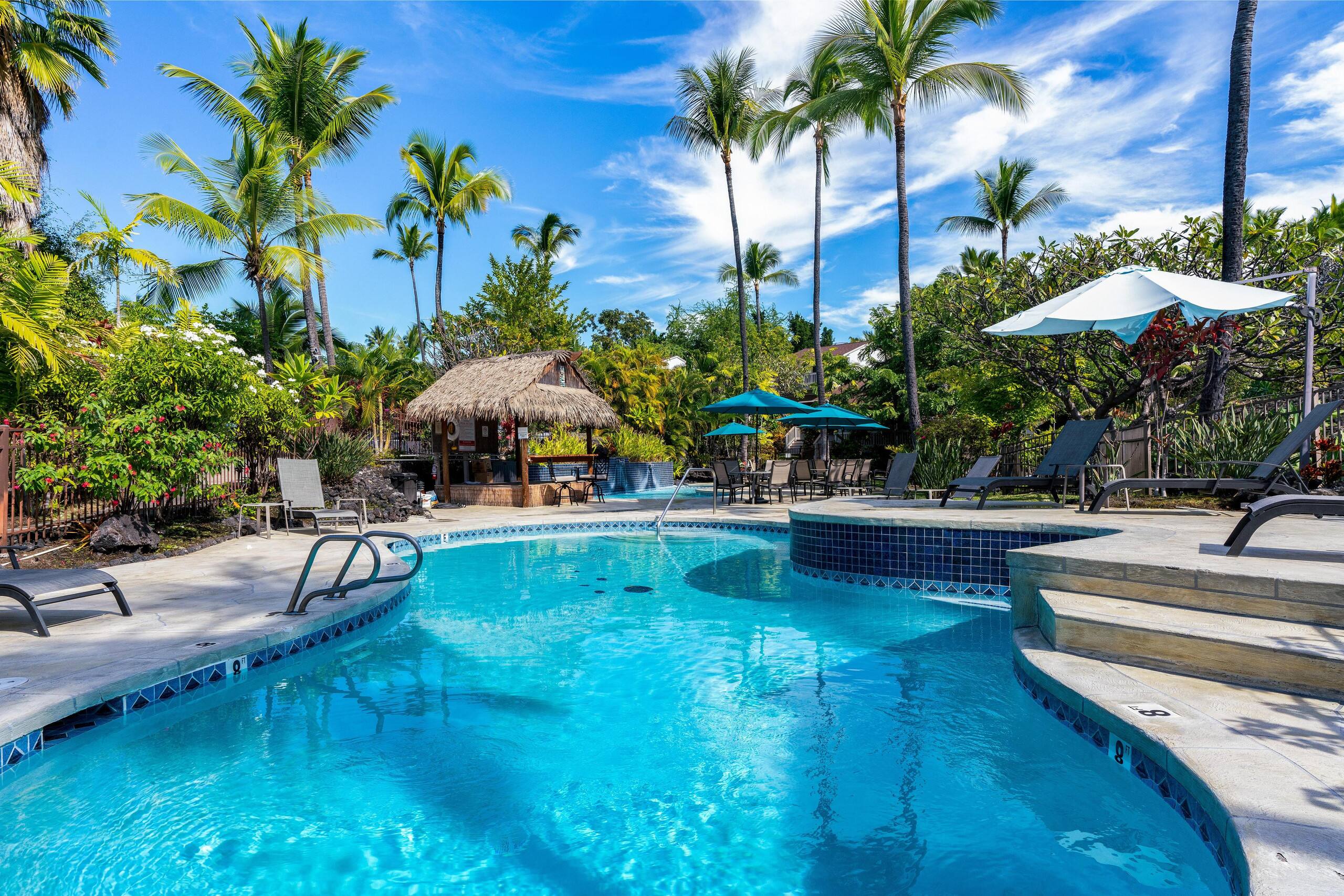 Townhouse in Kailua-Kona · ★4.86 · 1 bedroom · 2 beds · 1 bath - Image 1