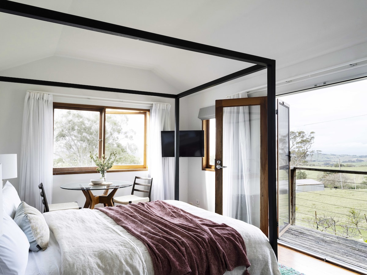 Jamberoo Valley Farm Ocean View Cottage Cabins for Rent in Jamberoo, New South Wales