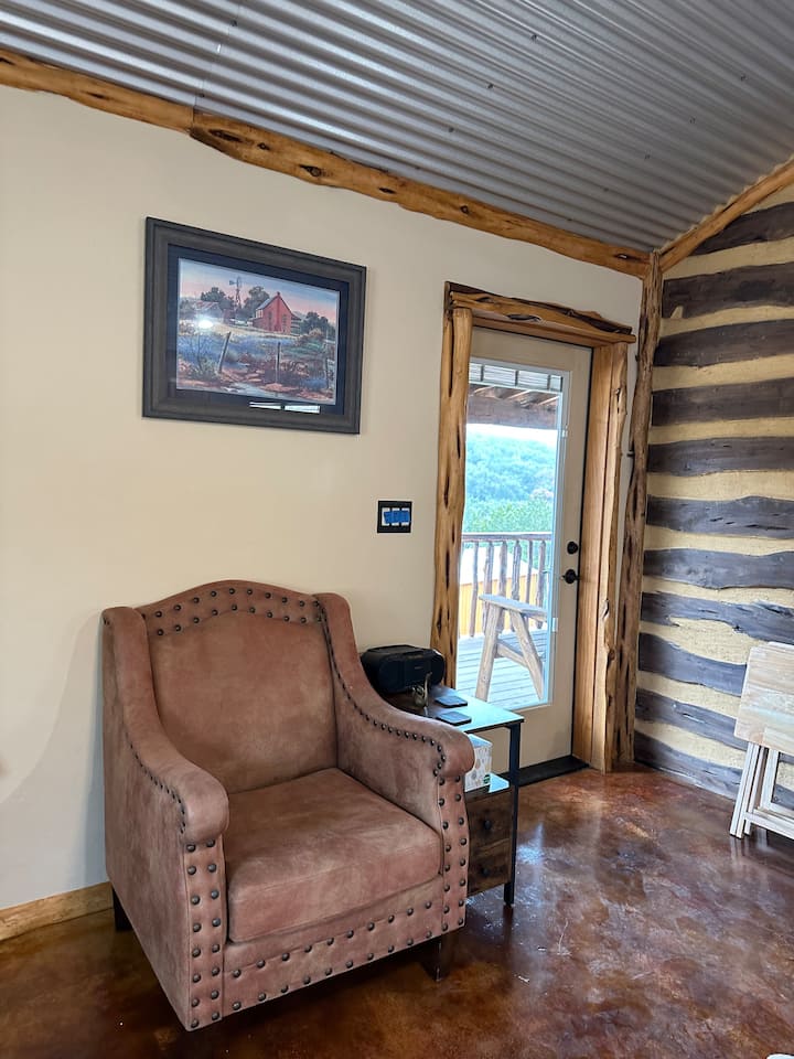 The Hunters Cabin - Kerrville, TX
