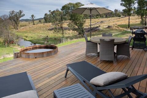 Woodhenge Estate Luxury Cabin