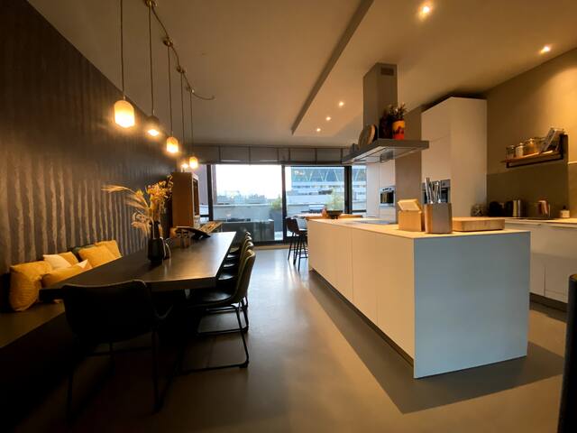 Penthouse on the Amstel gallery image 5