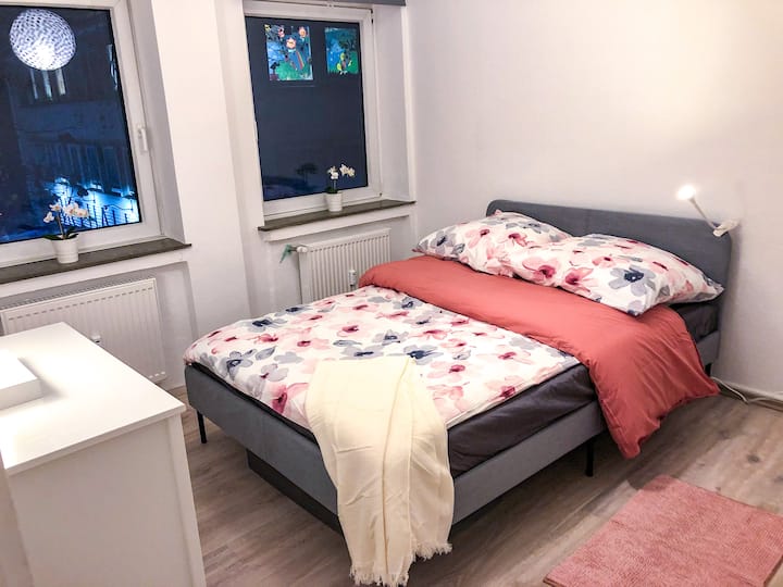 Cityflat, near main station and shopping Apartments for Rent in