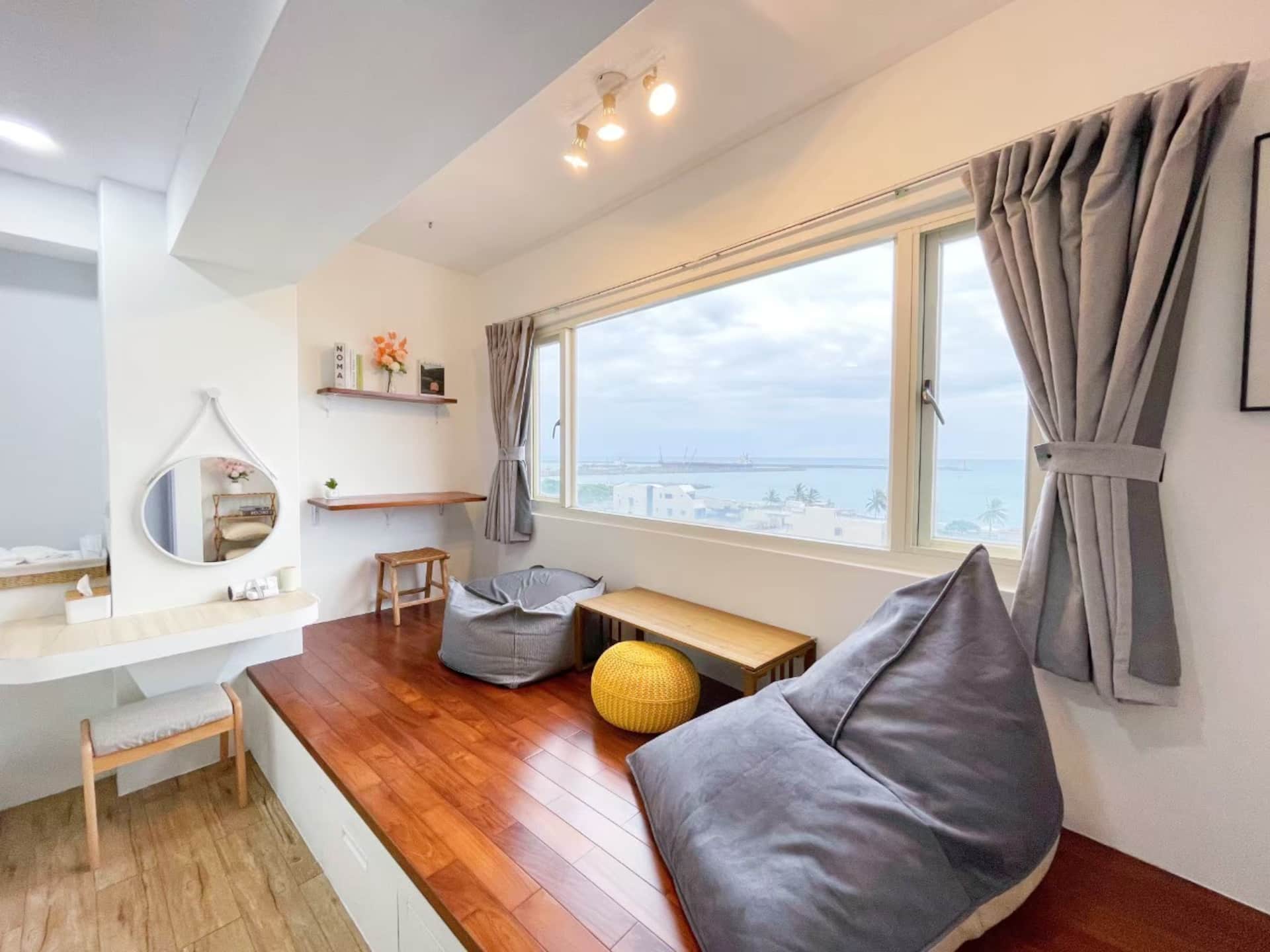 ~ Hai Ri House ~ Private space with sea view and sunrise, close to the city, night market, beach (private home)