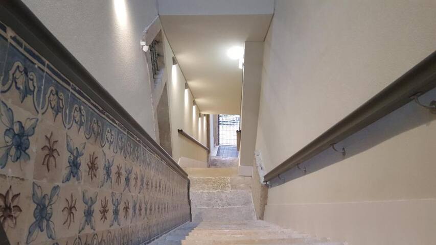 NEW! Downtown Apt Premium T3 | LIFT by LFS gallery image 5