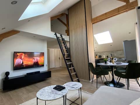 The Pontissalian cocoon