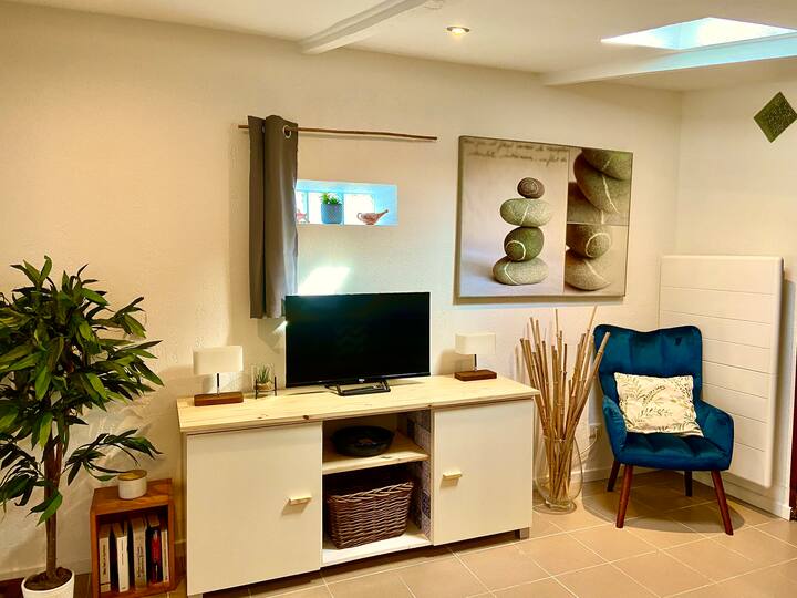 Dhomë ndenjjeje, TV, apartament "Volupté"