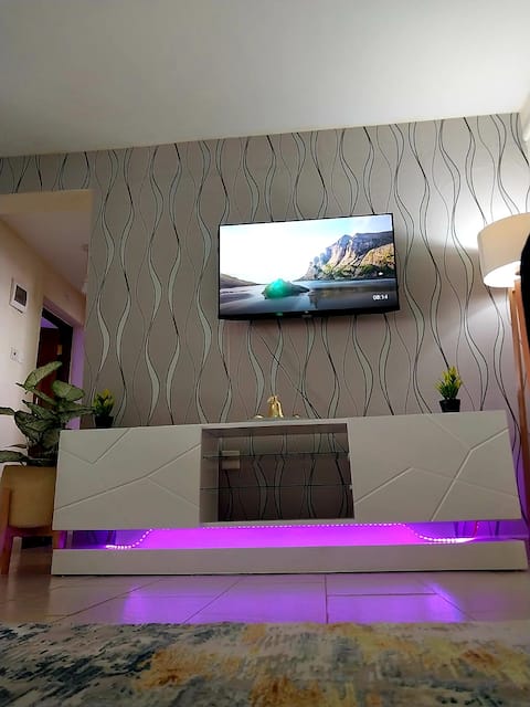 Luxury 1 bedroom Apartment "Penbest Maskani"