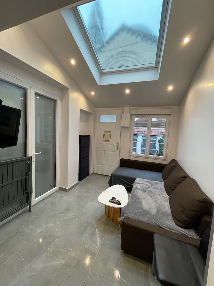 Paris University International Park House Houses for Rent in Gentilly