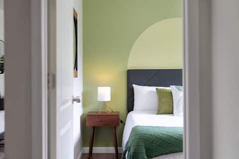 𓇻 Olympic Park Haven | HotTub, Fire Pit, Grill