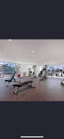 Melbourne resort style living with free parking gallery image 3