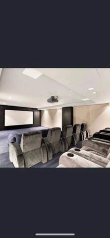 Melbourne resort style living with free parking gallery image 4