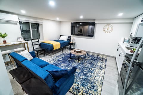 Brand New Cozy Private Studio Apartment NEAR ALL!