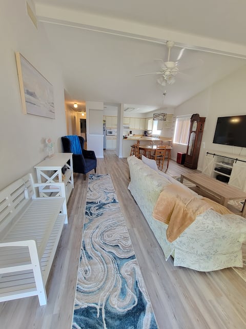 Successful Airbnb property: Beachside Guest House for R&R and FUN & SUN in Ormond Beach