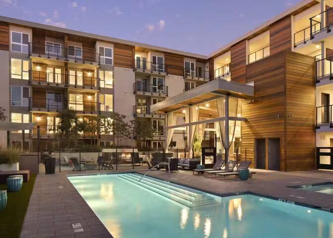 The Green Pearl 2Bed/2Bath Venice Beach/MDR/SM gallery image 5