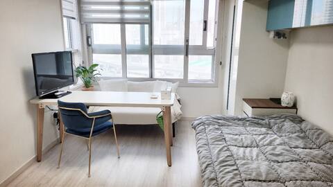 10 seconds walk to Starfield. Comfort with cleanliness and tranquility