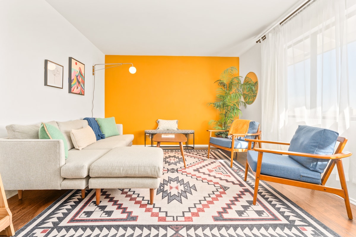 Top Airbnb: Twin Palms - A Modern Home + Spa with Mtn Views in Twentynine Palms